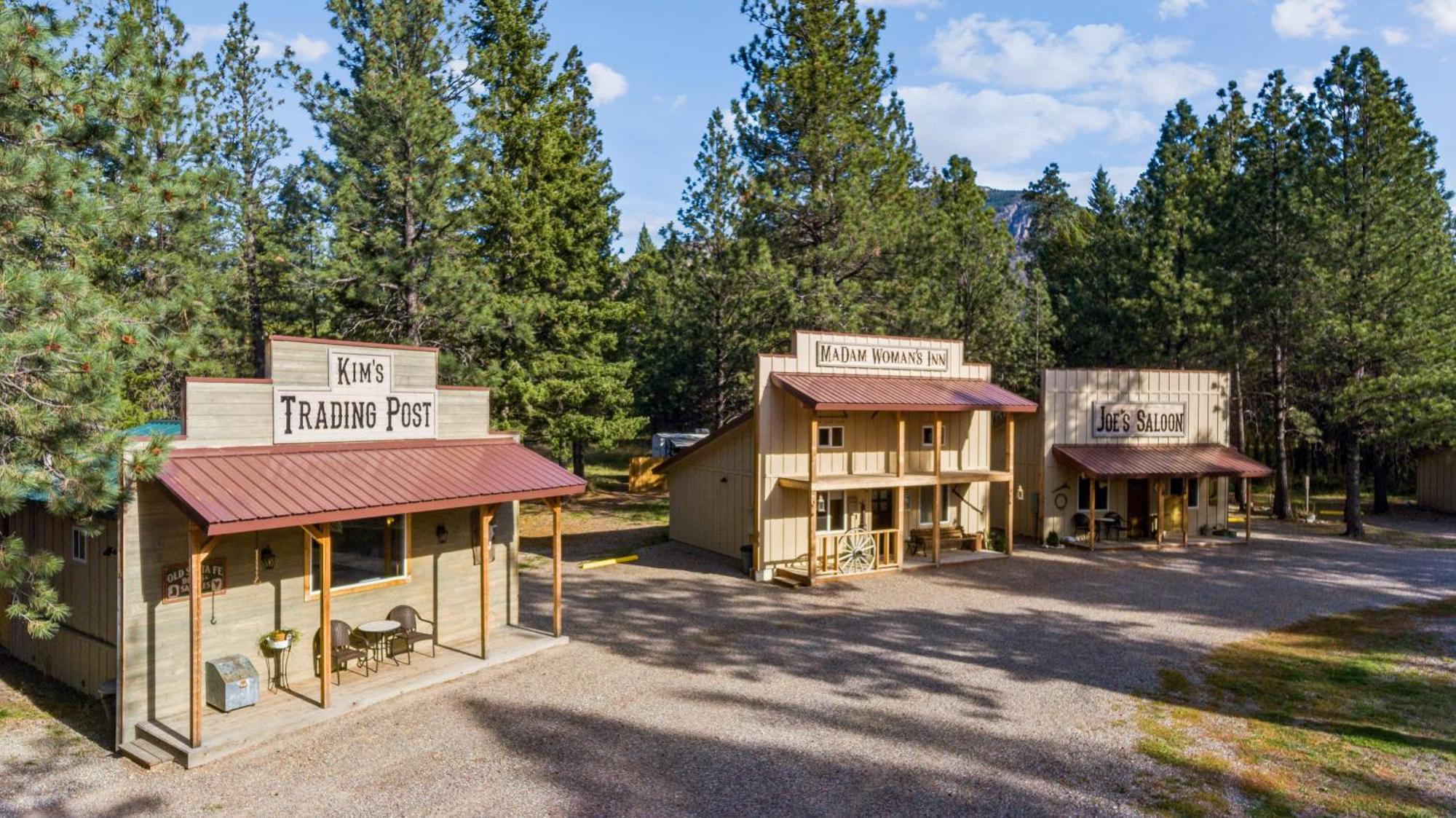 Fort Williamson Glacier Vacation Rentals Columbia Falls Exteriör bild